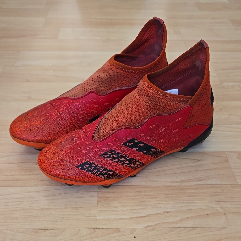 Adidas Boys Predator Freak.3 Laceless Firm Ground Soccer Cleats Size 4.5